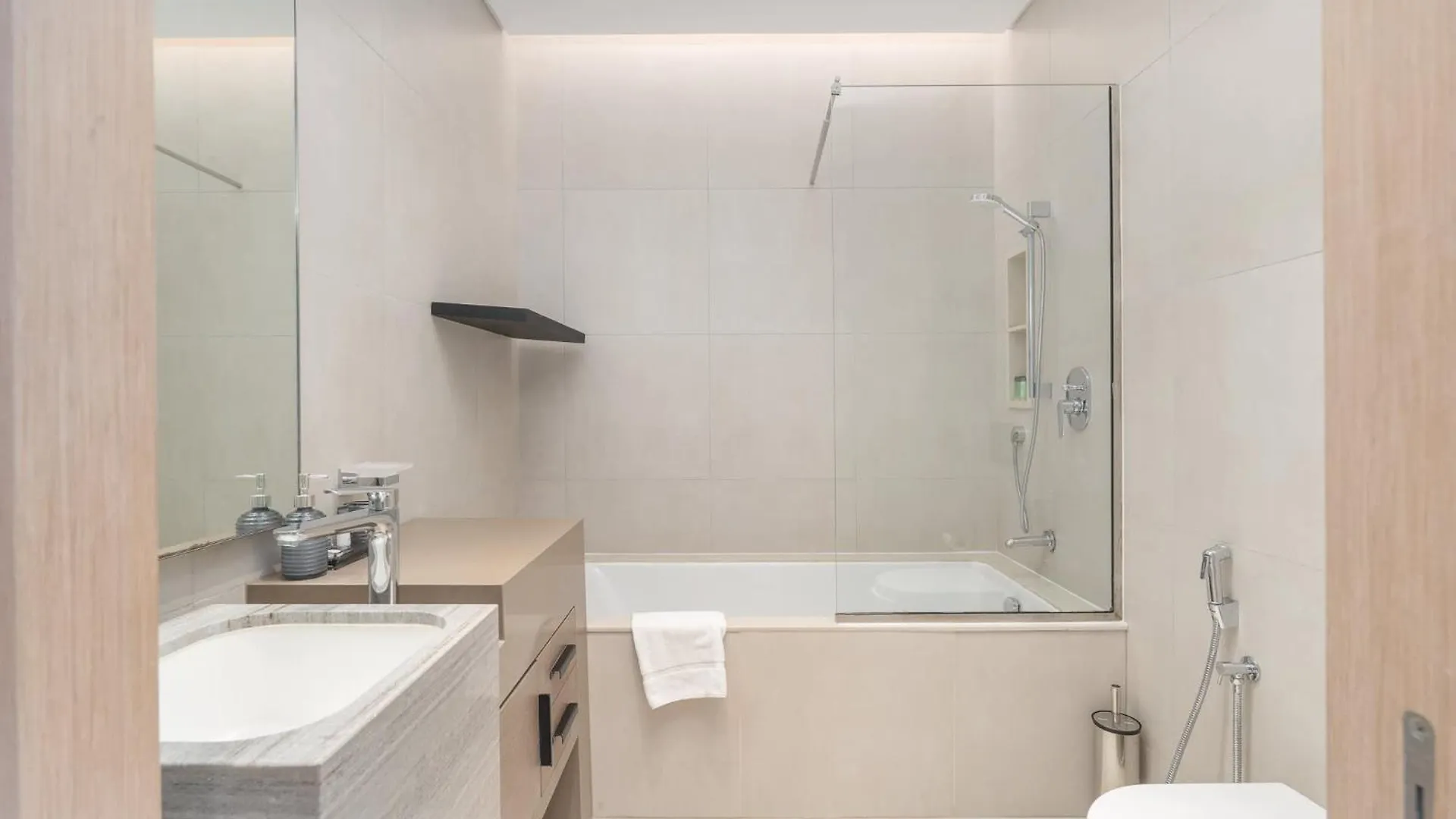 Chic Address Jbr Stay Sleeps 5 With Sea Views Dubai